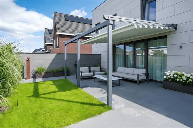Terrassenüberdachung mit Faltdach: Modelle, wetterfeste Materialien und Kosten im Überblick Terrassenüberdachung mit Faltdach